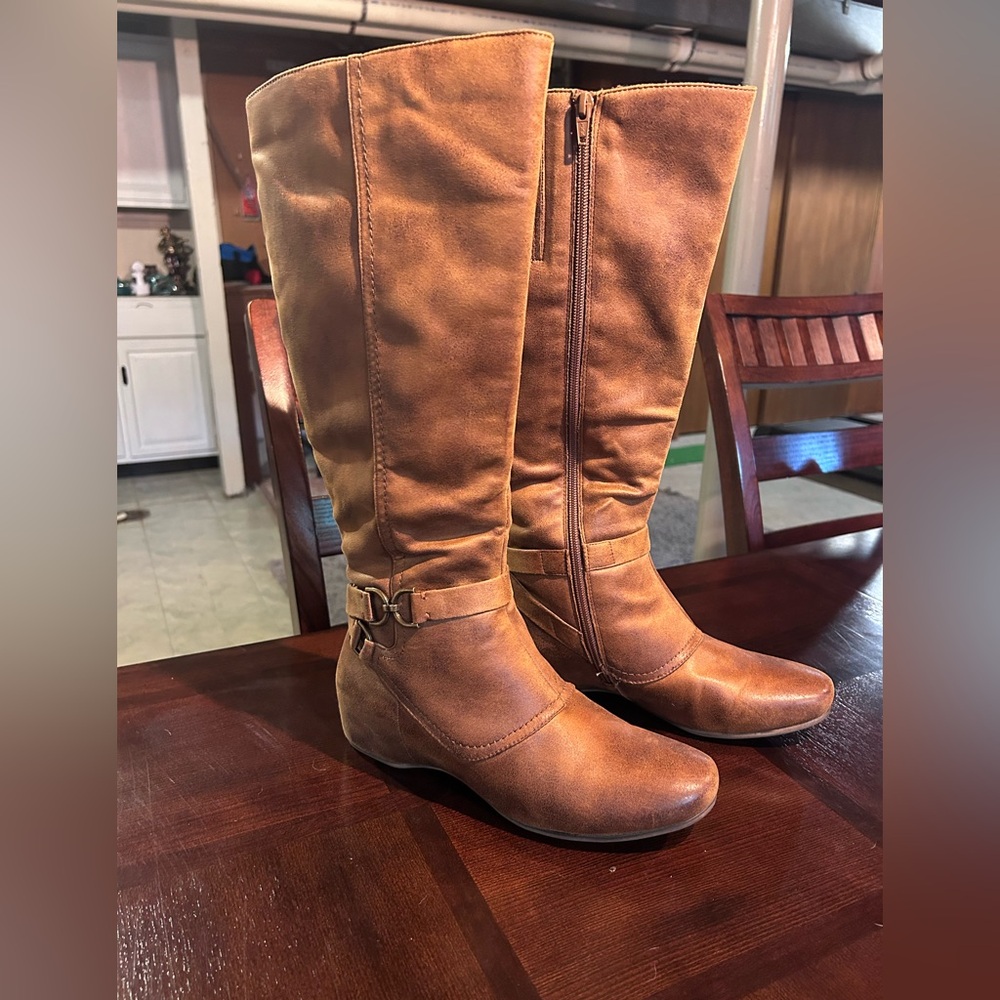 Tasha Size 9 Wedge Riding Boot